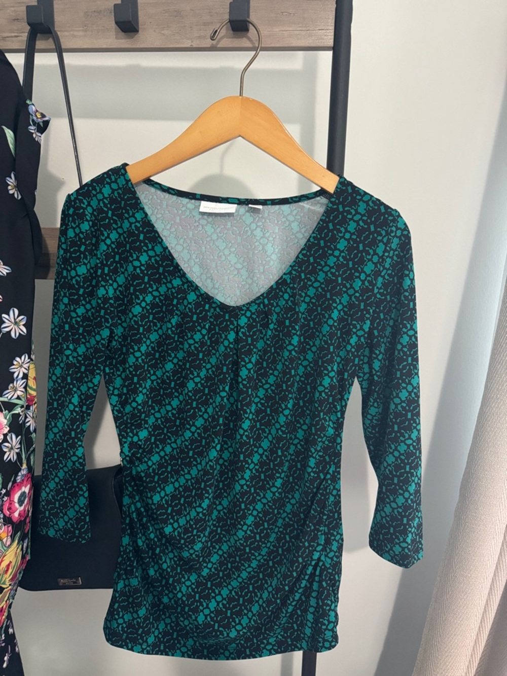 New York & Company size small Teal and Black Patterned Top